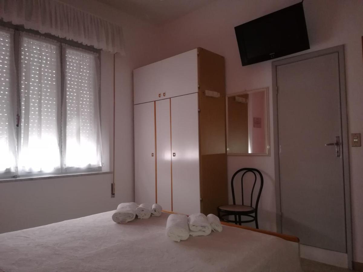 Hotel Pigalle ريميني المظهر الخارجي الصورة